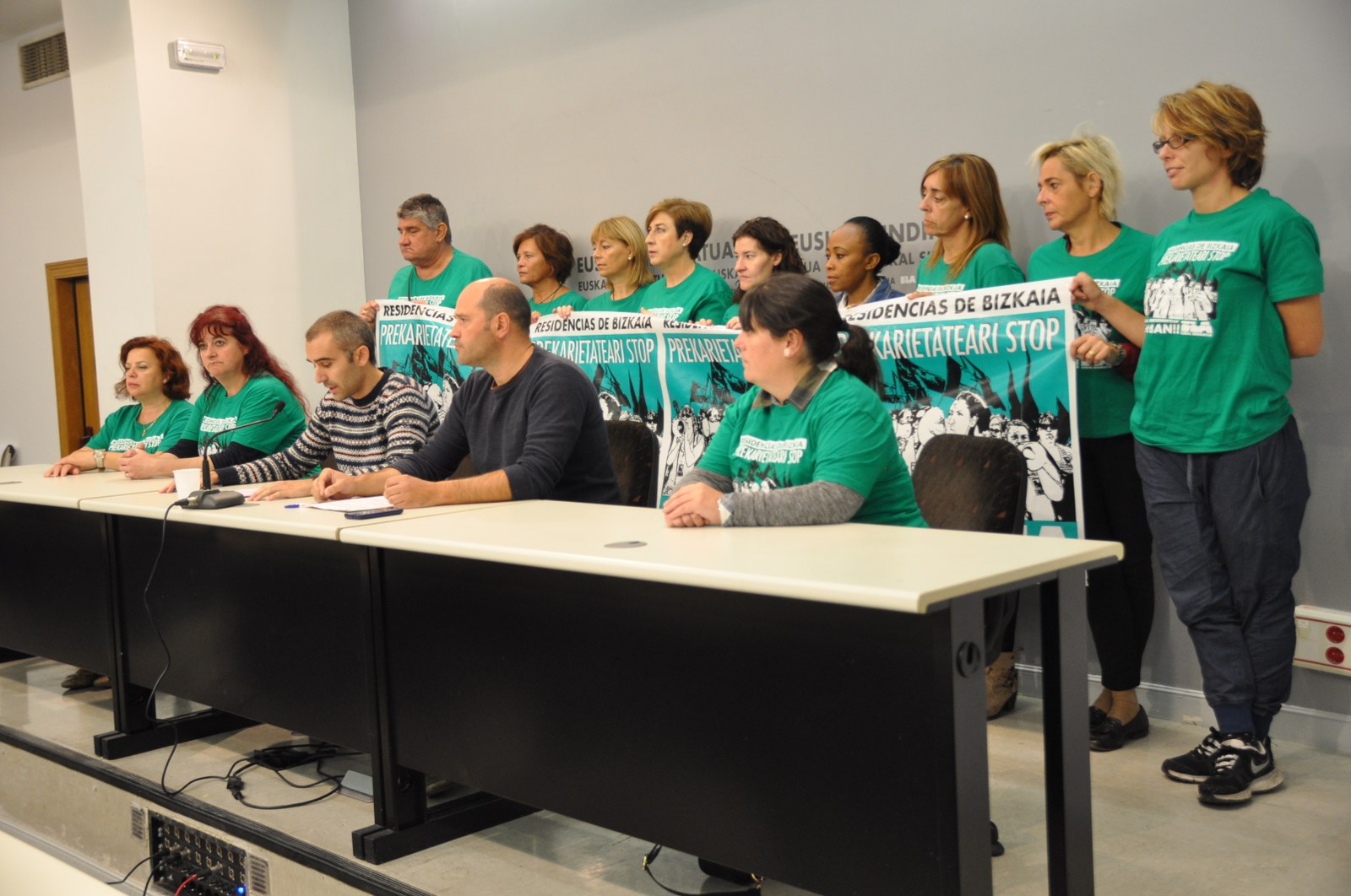 ELAk hiru asteko greba jarraitua egitera deitu du Bizkaiko egoitzetan