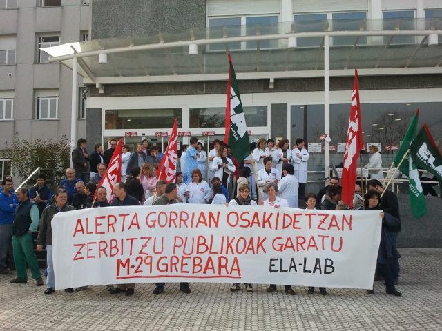 ELAk Jaurlaritzari exijitzen dio bete dezala Legebiltzarrean atzo, murrizketei buruzkoa Dekretuaren inguruan eta  2010eko  Mahai Orokorreko akordioaren inguruan onartutako mozioa