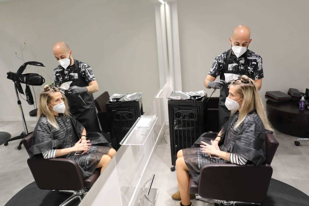 ELAk Nafarroako ile apaindegien hitzarmena sinatu du KPIaz gorako soldata igoerak lortuz