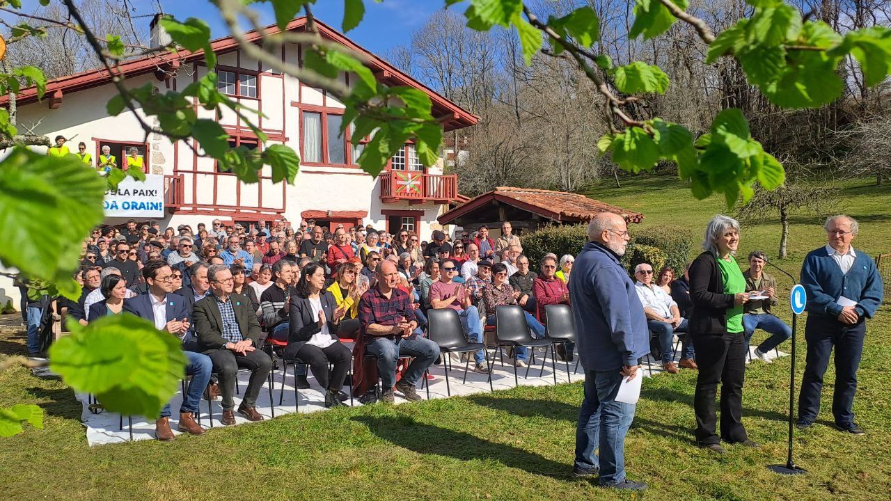 ELAk Bake Artisauen absoluzioa Luhuson eskatu du