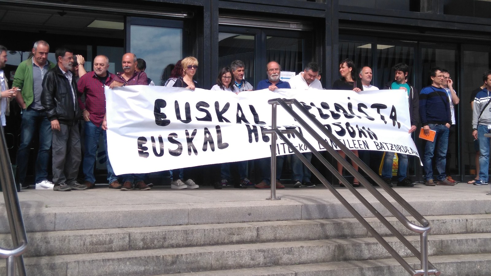 ELAk salatzen du UPN-PPk inposaturiko ETB-ren etenaldia adierazpen askatasunaren aurkako neurria dela