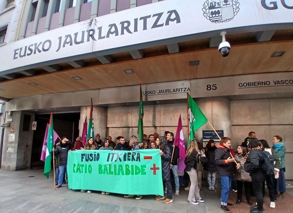 ELAk urgentziazko mahaia deitzeko eskaera egin dio Hezkuntza Sailari fusio prozesuen aurrean