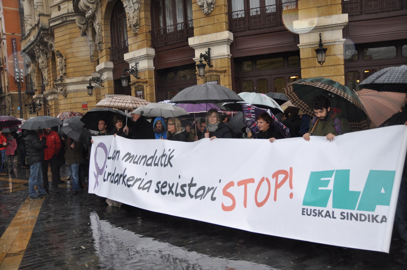 Emakumeonganako Indarkeria salatu du ELAk