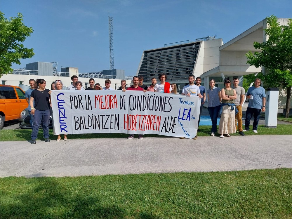 Enpresako teknikariak lan baldintzak hobetzeko mobilizatu dira