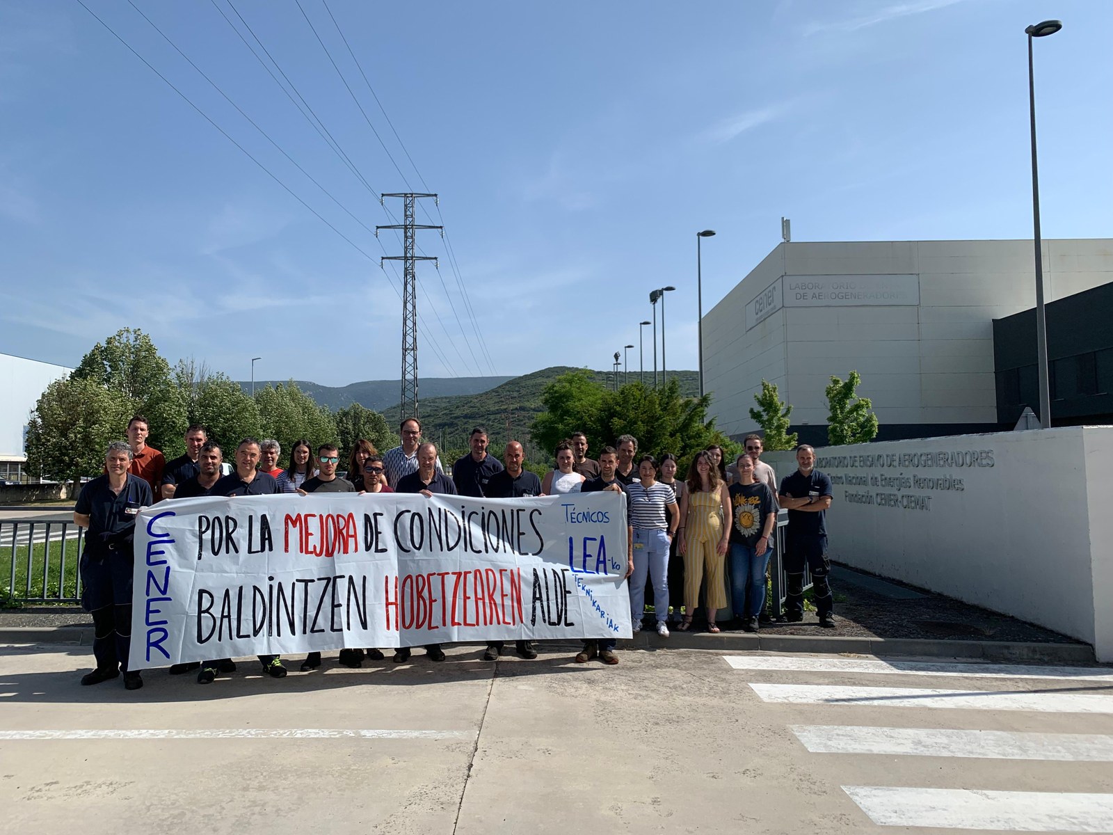 Enpresako teknikariak lan baldintzak hobetzeko mobilizatu dira