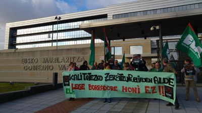 Epaitegiak EAEko administrazio orokorreko langileei 2015eko kanosoak itzultzera behartzen du Jaurlaritza