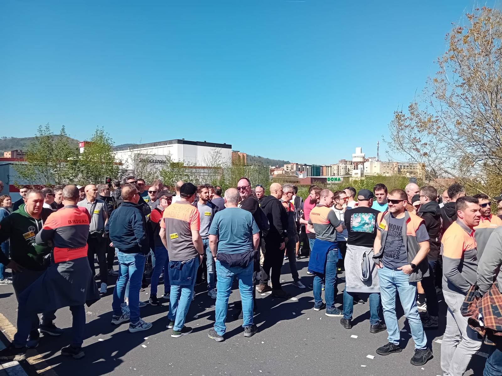 Erabateko jarraipena lehen greba egunean