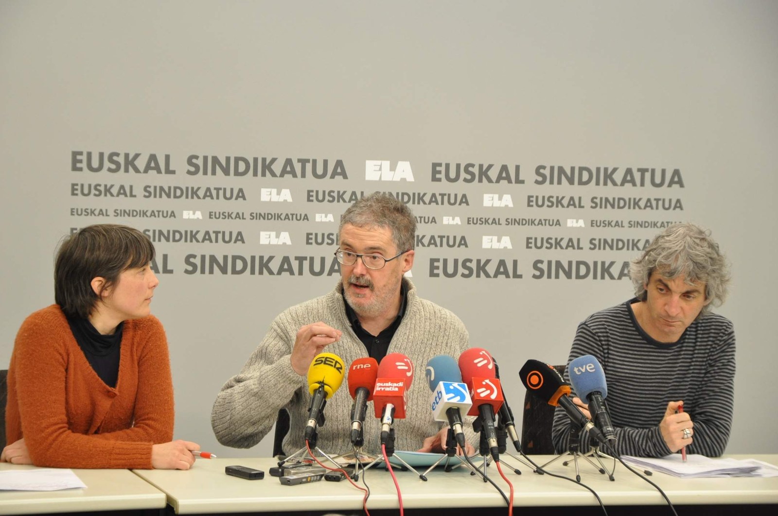 Erreformak langile-klasea txirotu eta lan-harremanetan enpresen boterea areagotzen du