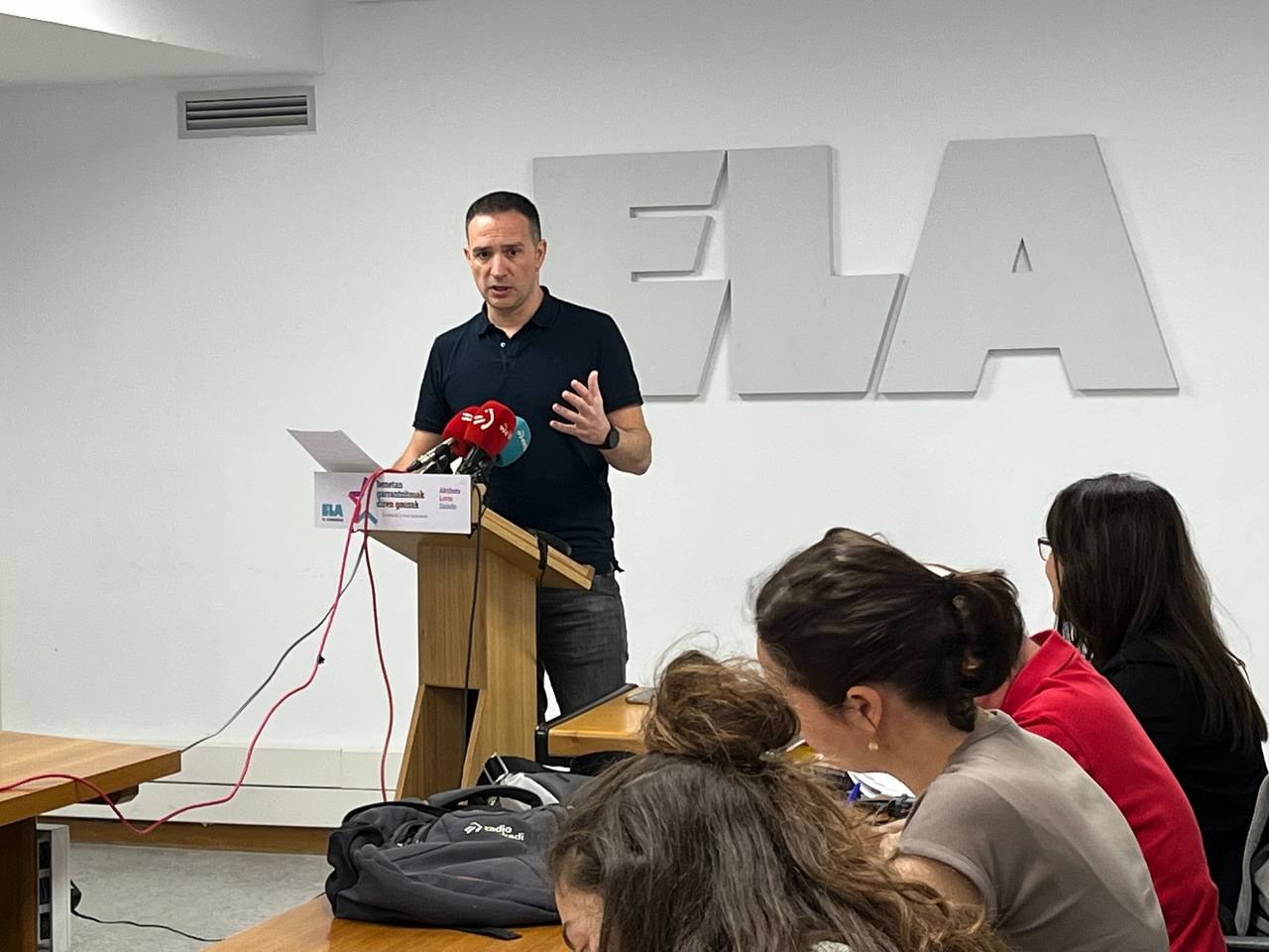 Erreformari ez, 2011eko murrizketak betikotzen eta norabide horretan urrats gehiago egitea dakarrelako