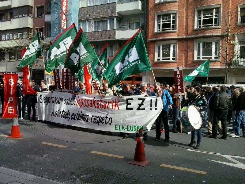 Ertzainak mobilizatu dira lan baldintzak errespetatzea eskatzeko