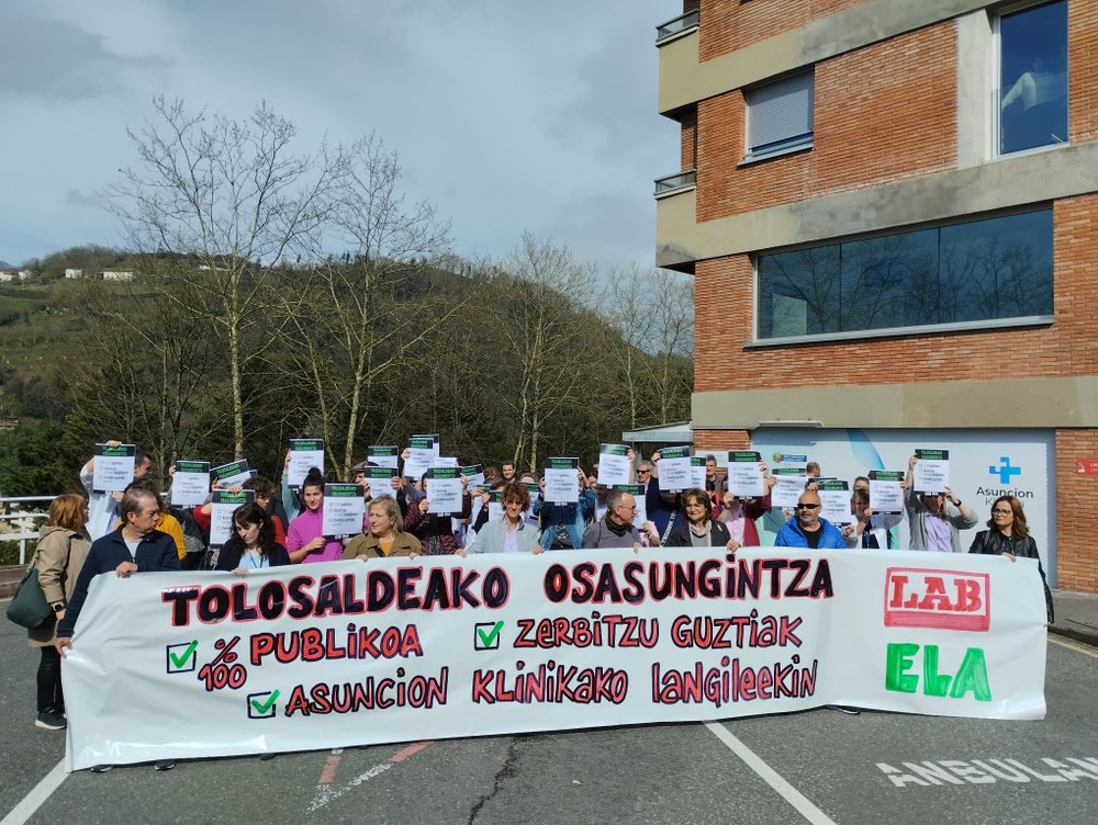 Eskualderako ospitale %100 publikoa eta zerbitzu guztiekin aldarrikatu dute