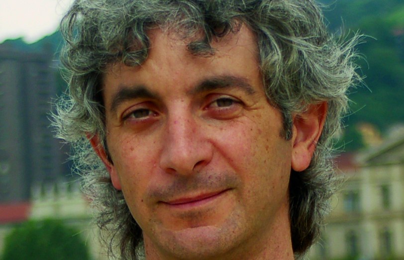 Europako Banku Zentralak bere politikari eutsiko dio, bankari lagunduz, herriei lagundu beharrean