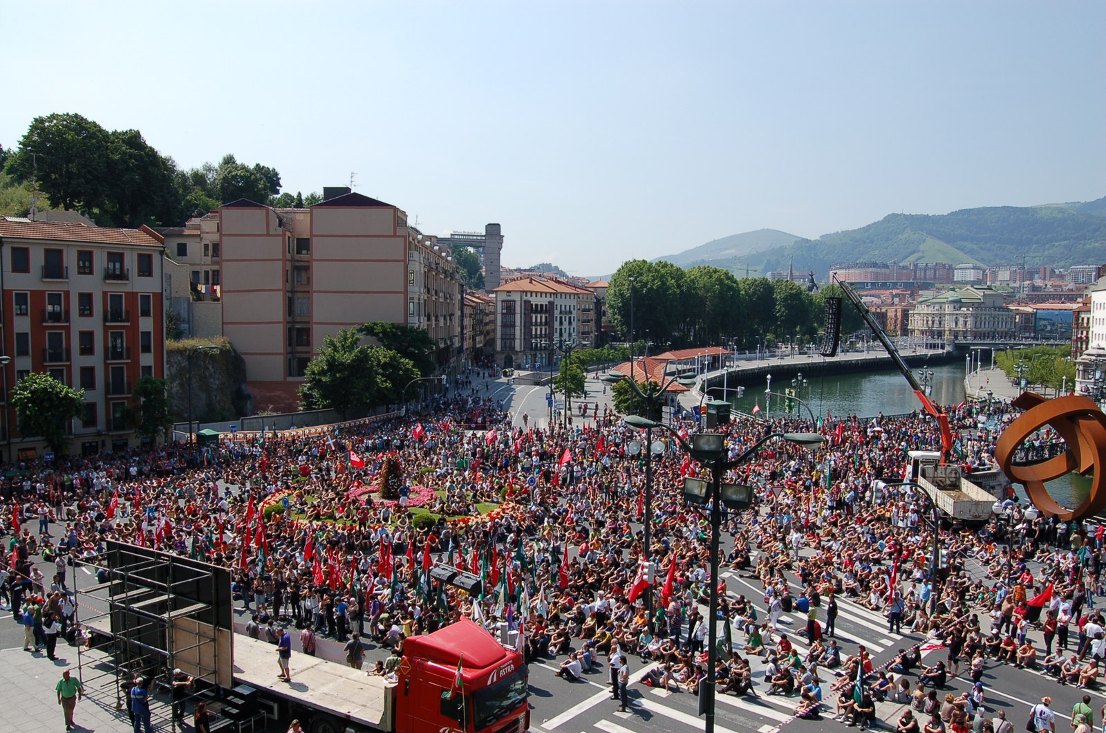 Euskal gehiengo sindikala oso pozik greba orokorrak izan duen oihartzun handiarekin