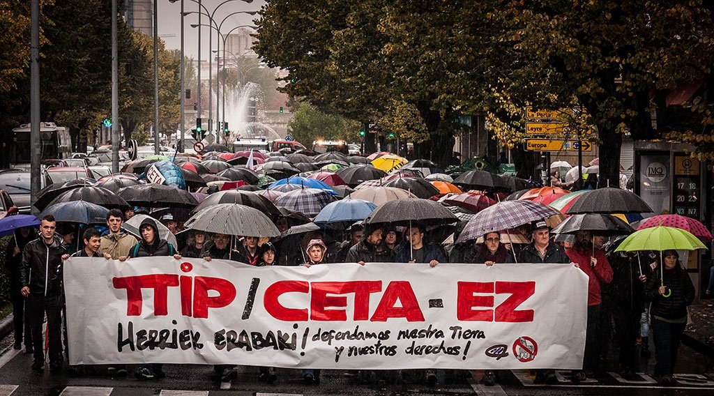 Euskal Herriak EZ esan die TTIP eta CETA hitzarmenei Euskal Herriak EZ esan die TTIP eta CETA hitzarmenei