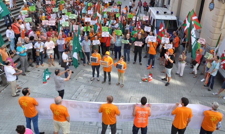 Beste pauso bat Euskaltelen pribatizazio eta  deserrrotzearen bidetik