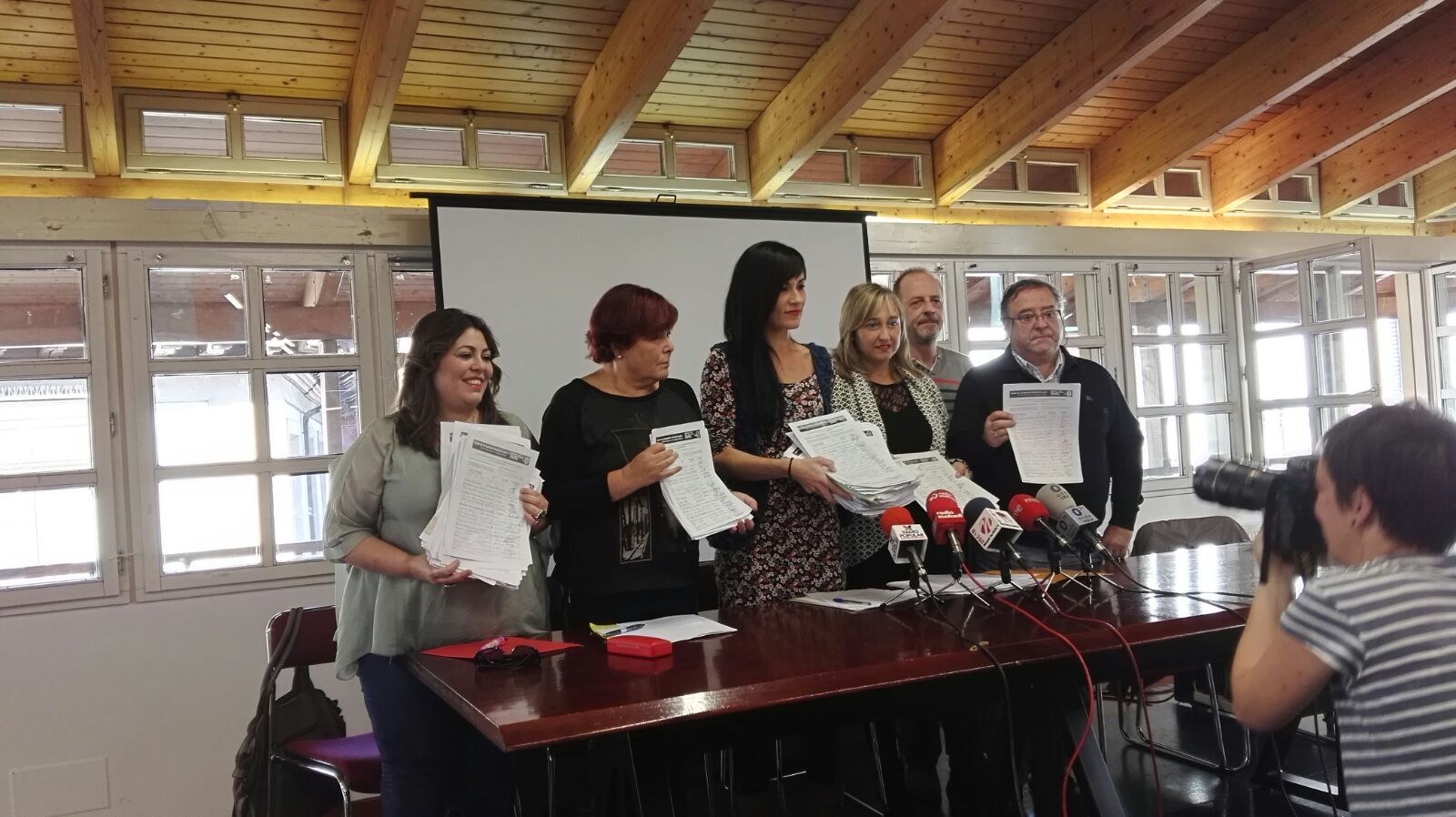 Eusko Jaurlaritzak ordutegi komertzialen desregularizazioaren alde egiten du