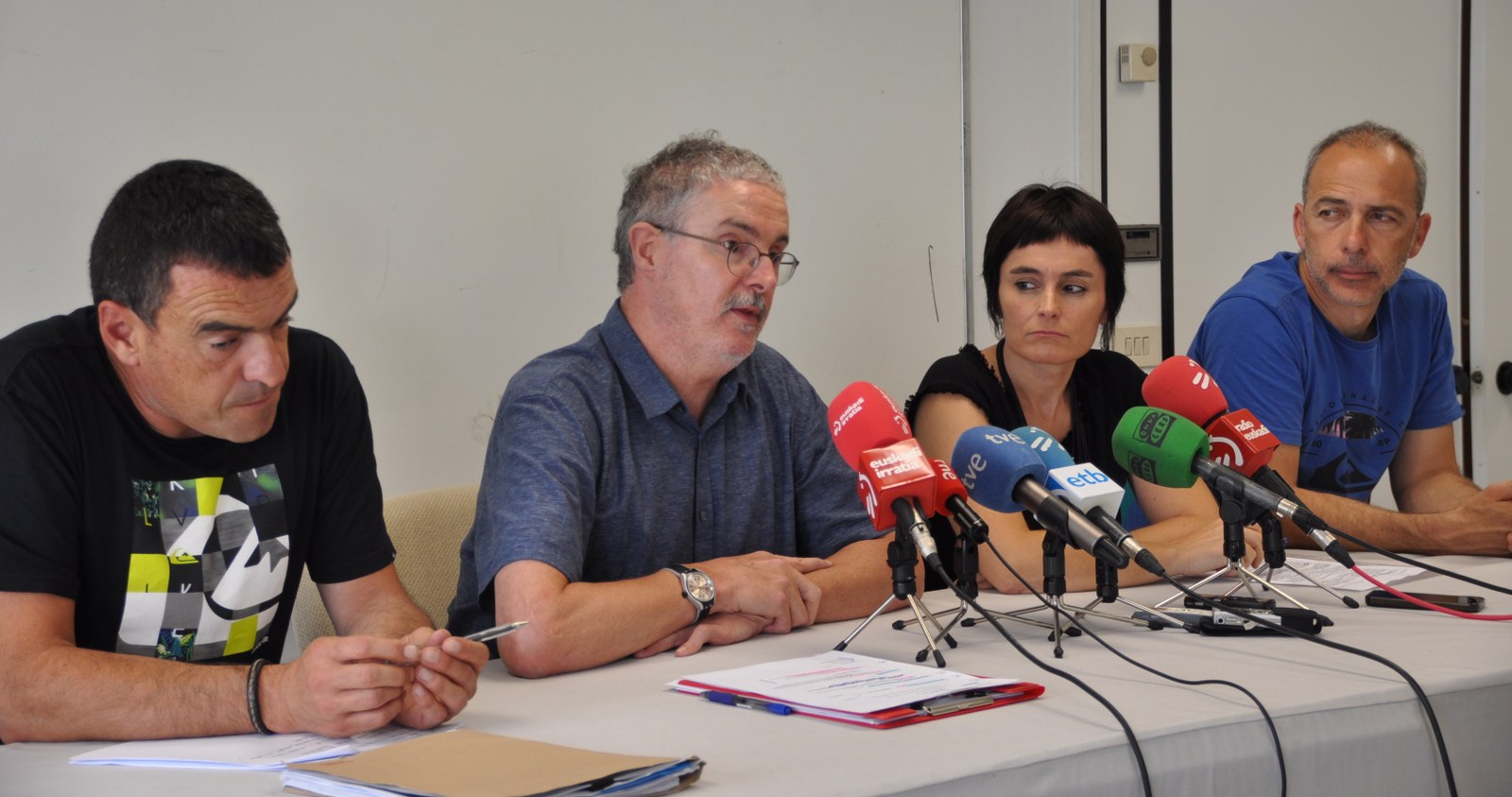 Eusko Jaurlaritza nabarmen jarri da patronalaren alde