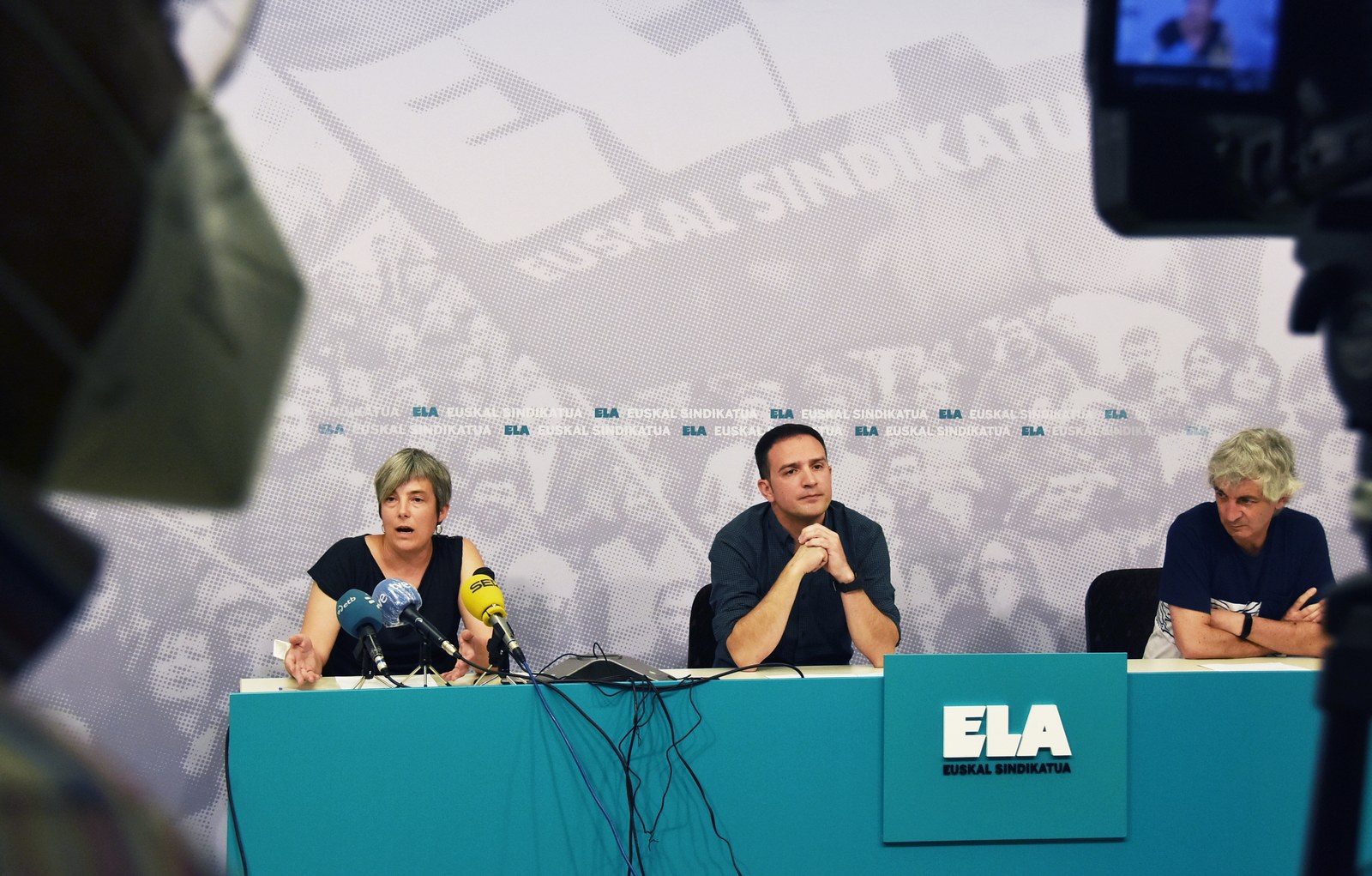 Eusko Jaurlaritzak krisiari aurre egiteko iragarritako planak ez dira aurrekontuaren %1era ere iristen, eta gehienak duela hainbat hilabete iragarri ziren Eusko Jaurlaritzak krisiari aurre egiteko iragarritako planak ez dira aurrekontuaren %1era ere iristen, eta gehienak duela hainbat hilabete iragarri ziren