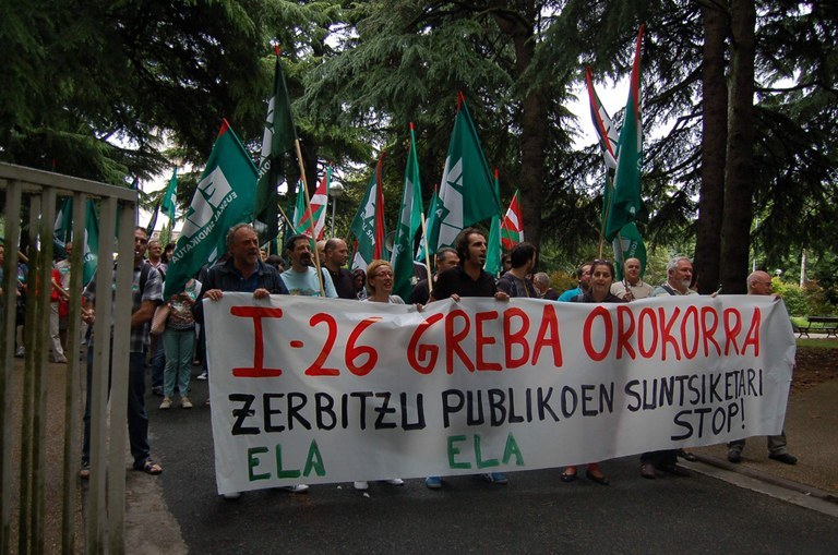 Eusko Jaurlaritzak laboral finkoei xantaia egin nahi die 2010ean hitzartutako erretiro partziala urratuz