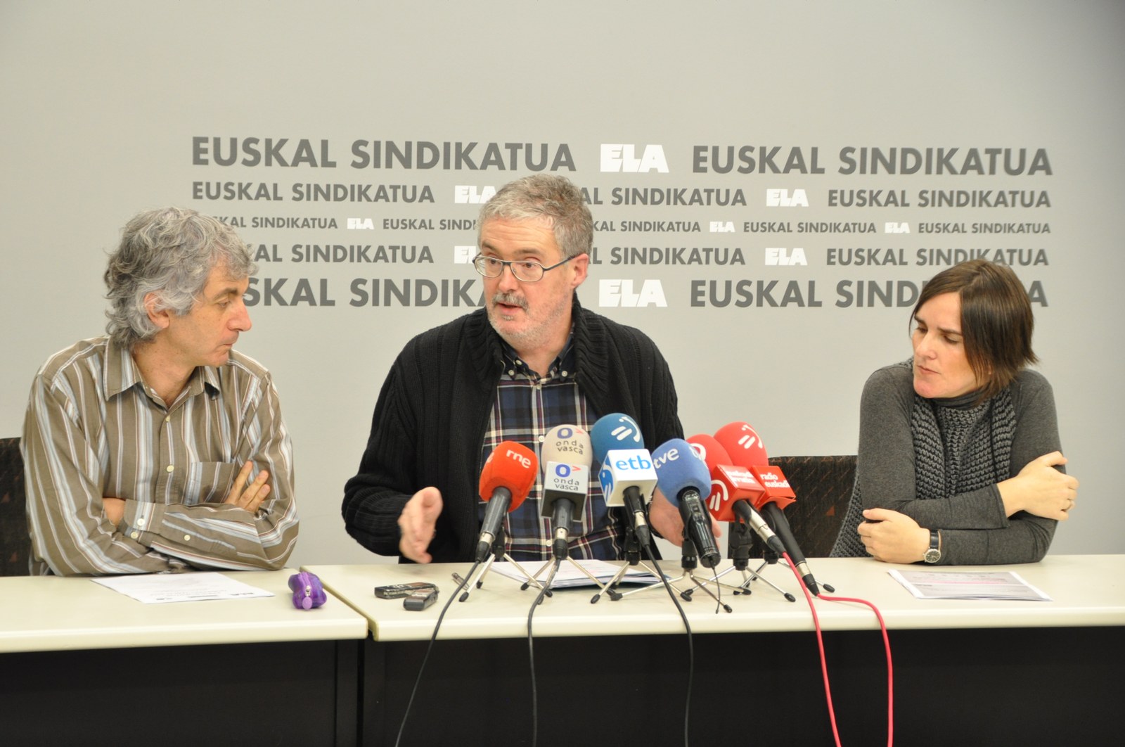 Eusko Jaurlaritzaren aurrekontuak langabezia eta pobrezia gehiago ekarriko dute