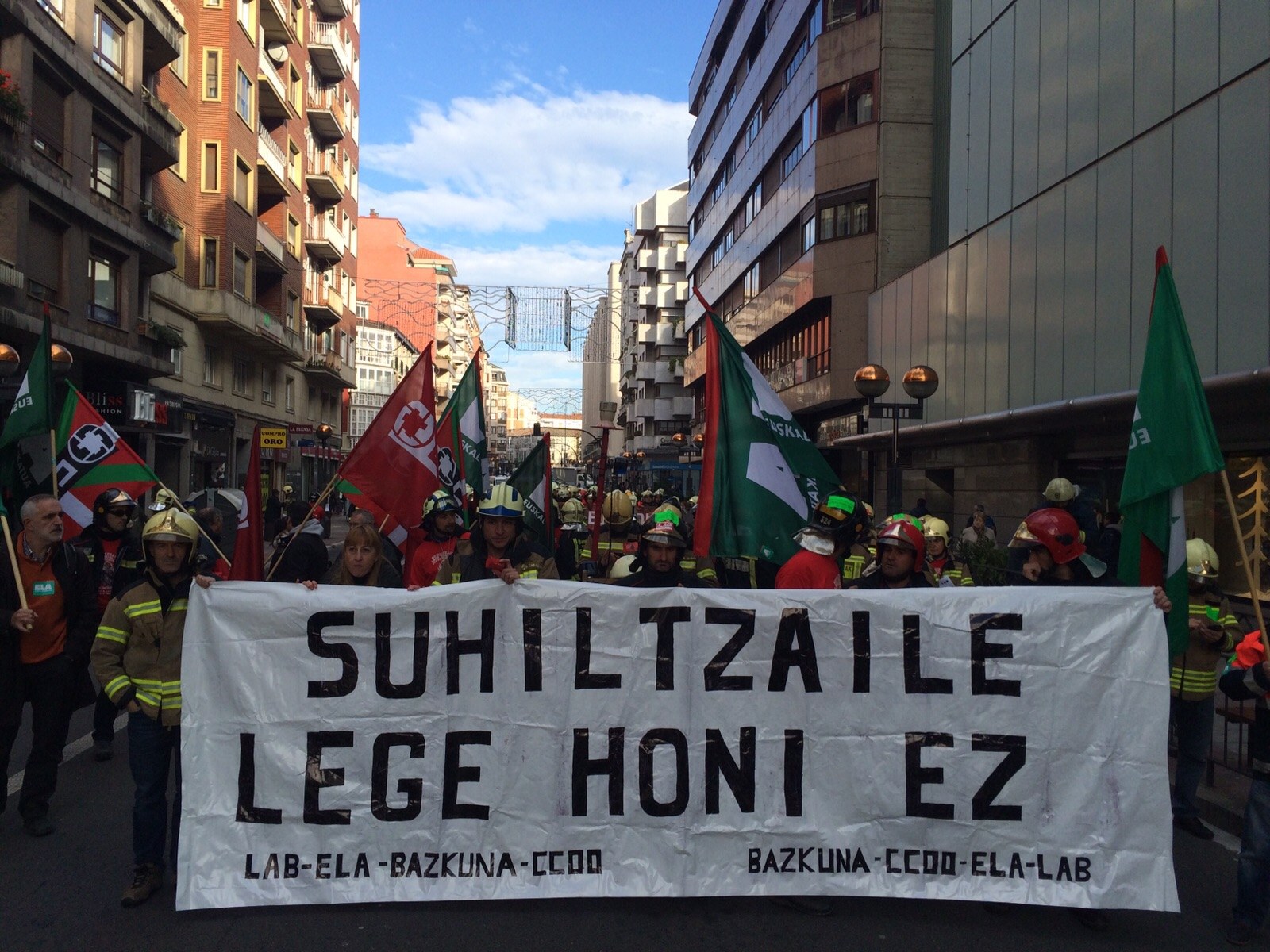 Eusko Jaurlaritzaren prebentzio eta suteen itzaltze Legegaia ez da ez suhiltzaileek ezta gizarteak behar duena