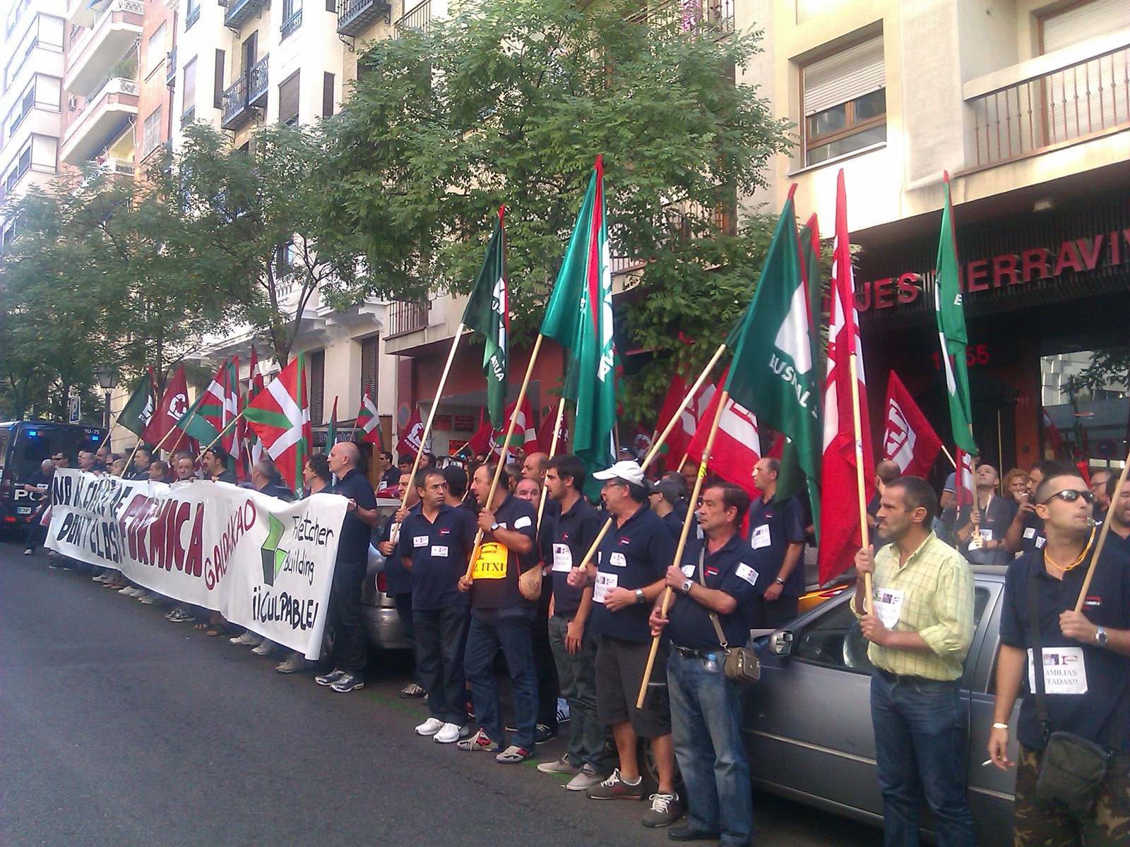 Formicako langileek itxialdiarekin jarraitzen dute Galdakaoko lantegian