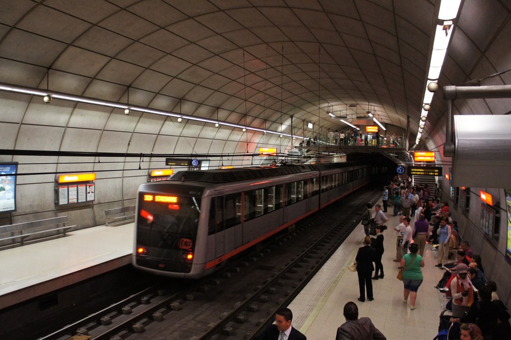Funtsezko langileak falta dira Metro Bilbaon