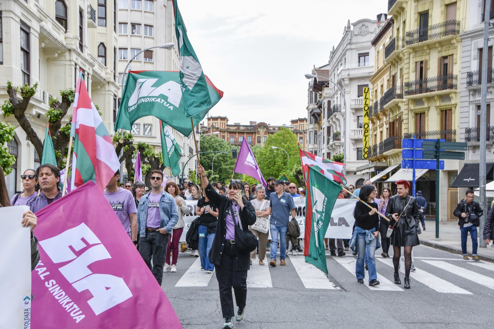 Garaipenek jarraitzen dute