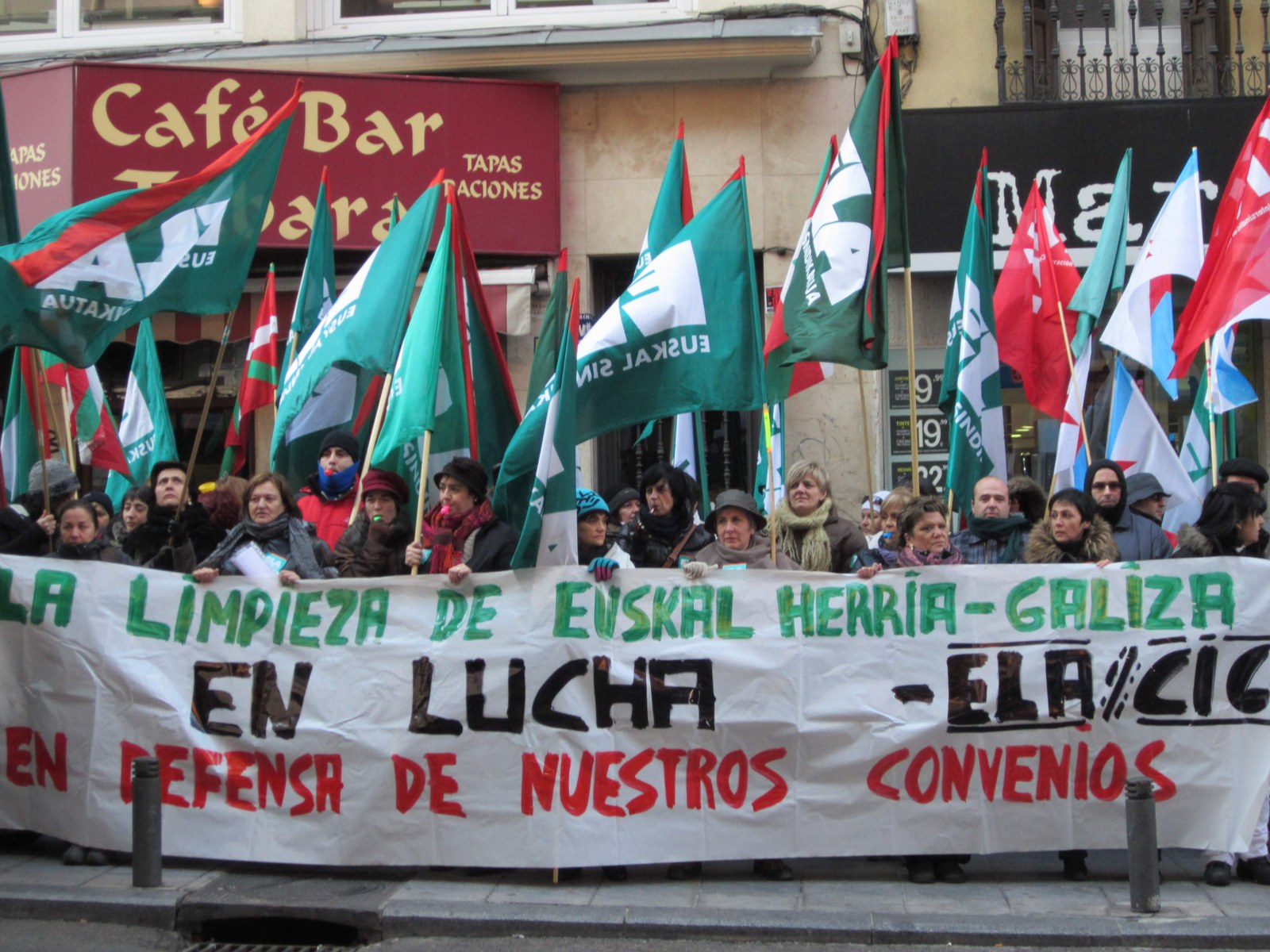 Garbikuntzako ordezkariak Madrilen elkarretaratu ziren probintzia hitzarmenaren defentsan