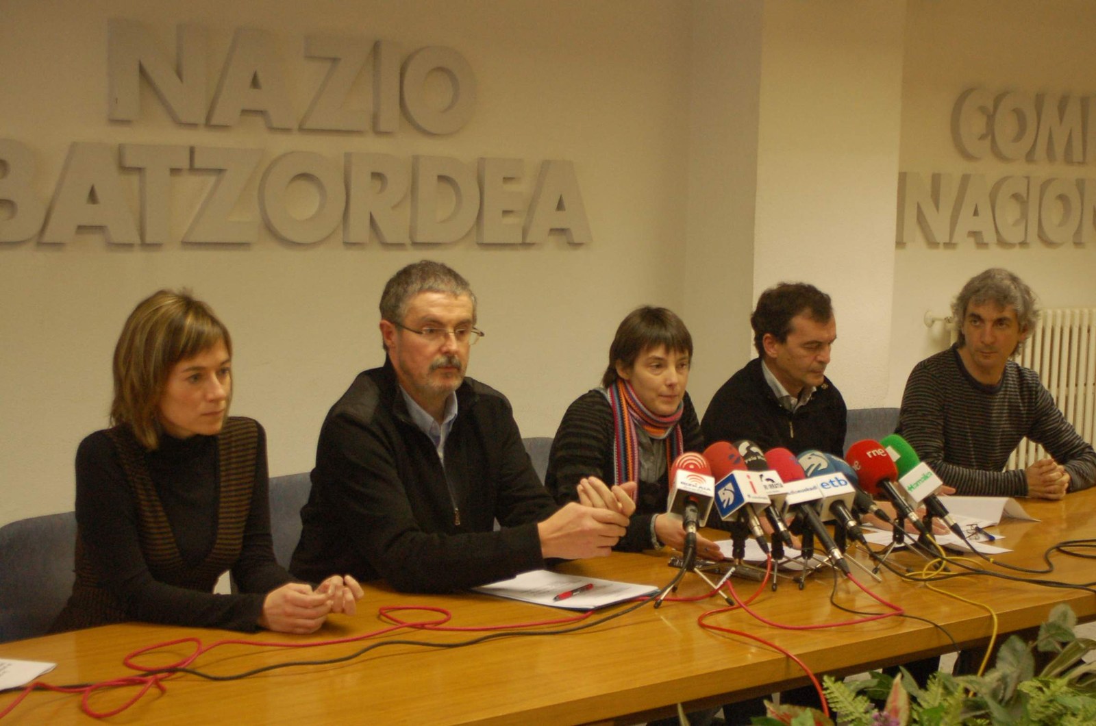 Gehiengoa errespetatzea exijitzen dugu