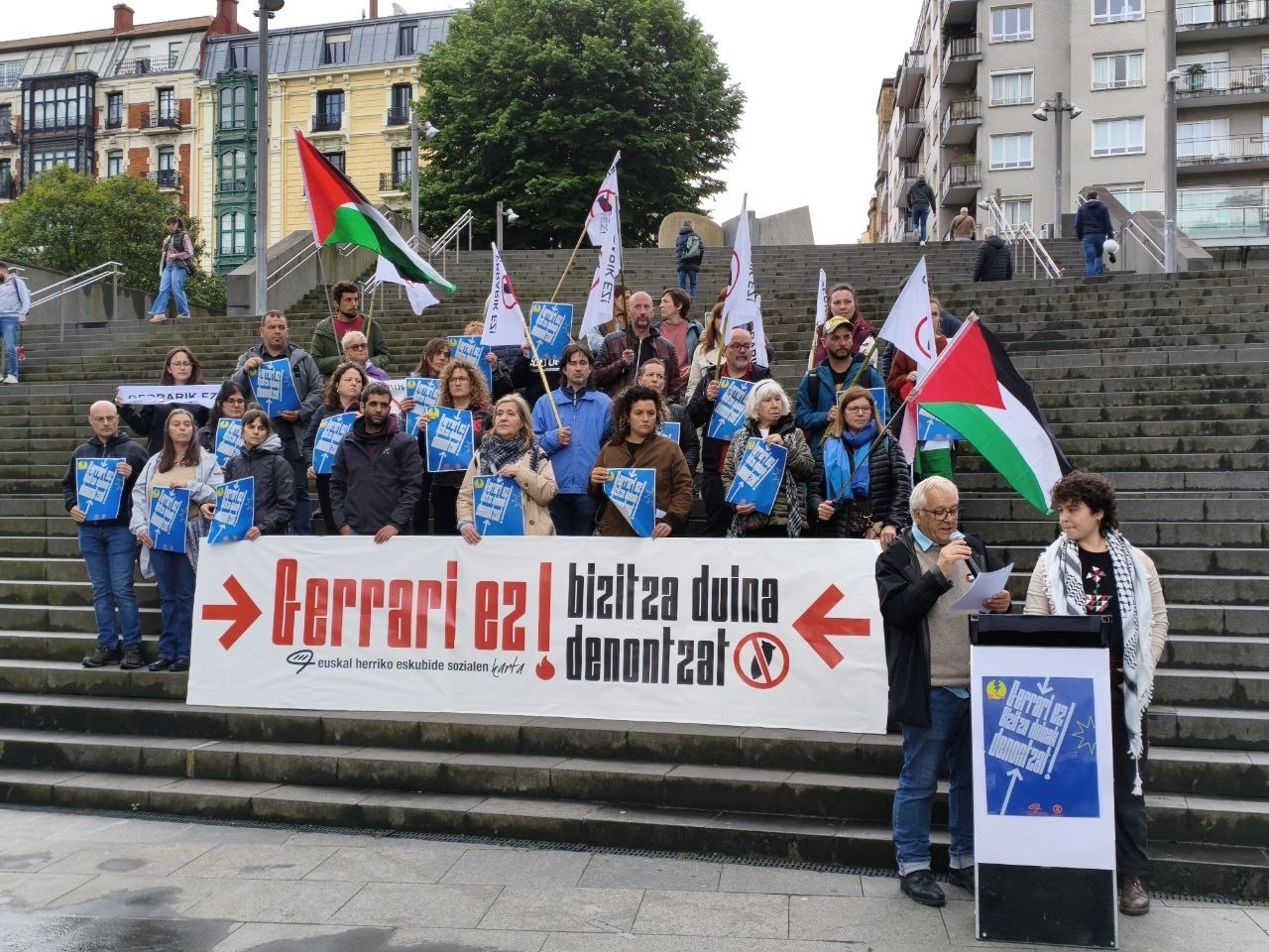 'Gerrari ez! Bizitza duina denontzat'