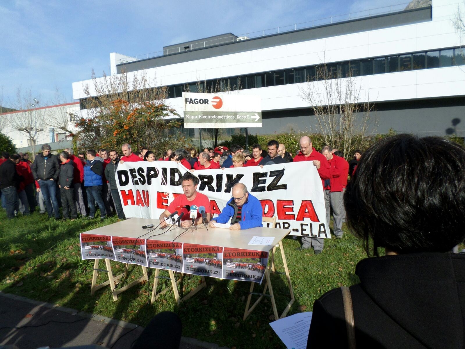 Geyser eta Edesa Industrialeko (Fagor) langileen kaleratzeak salatu dituzte