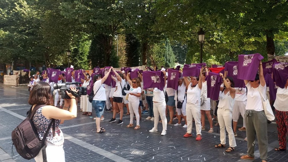 Gipuzkoako adinekoen egoitzetako patronalek premiazko negoziazio mahaia deitu dute biharko, uztailaren 15erako, 261 greba egunean