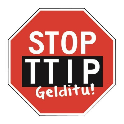 Gizartearen presioaren ondorioz Europako Parlamentuak TTIP-ari buruzko bozketa atzeratu behar izan du
