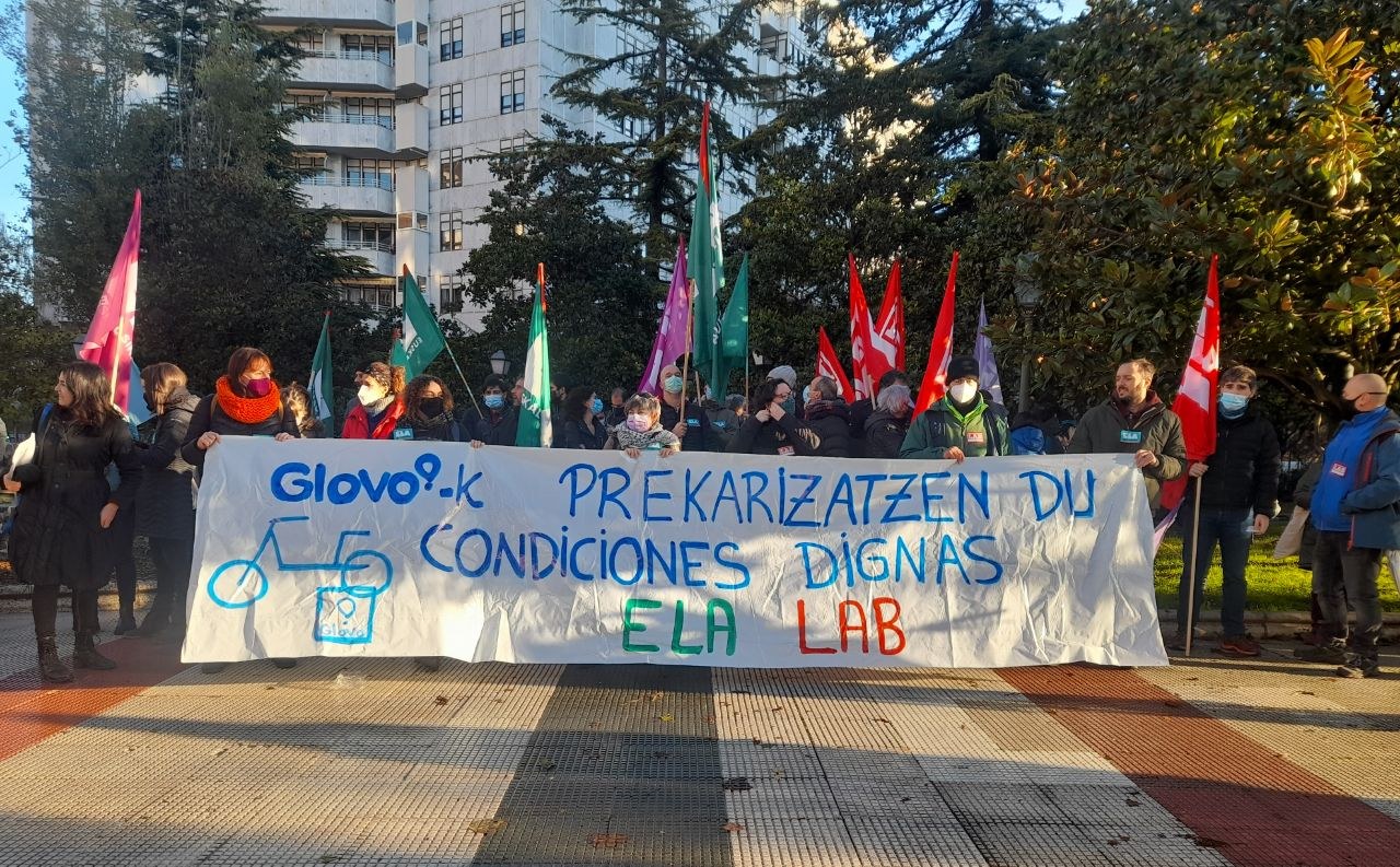 Glovoko langileen kontratuen izaera laborala defendatzeko kontzentrazioa Glovoko langileen kontratuen izaera laborala defendatzeko kontzentrazioa