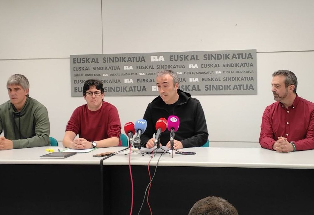 ELAk salatu du langileak xantaiatzeko Volkwagenen, UGTren eta CCOOen aliantza, Gobernua konplizea izanik