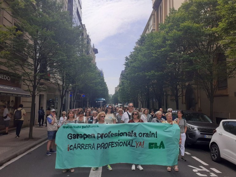 Greba eskubidea urratu zen Osakidetzako garbitzaileen greban