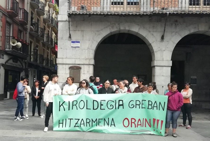 Greba mugagabea hasi dute gaur, zuzendaritzak 2020tik daramalako hitzarmena berriztatu gabe