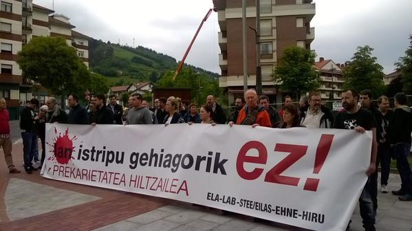 Gueñesen atzo izandako lan istripua salatzeko elkarretaratzea