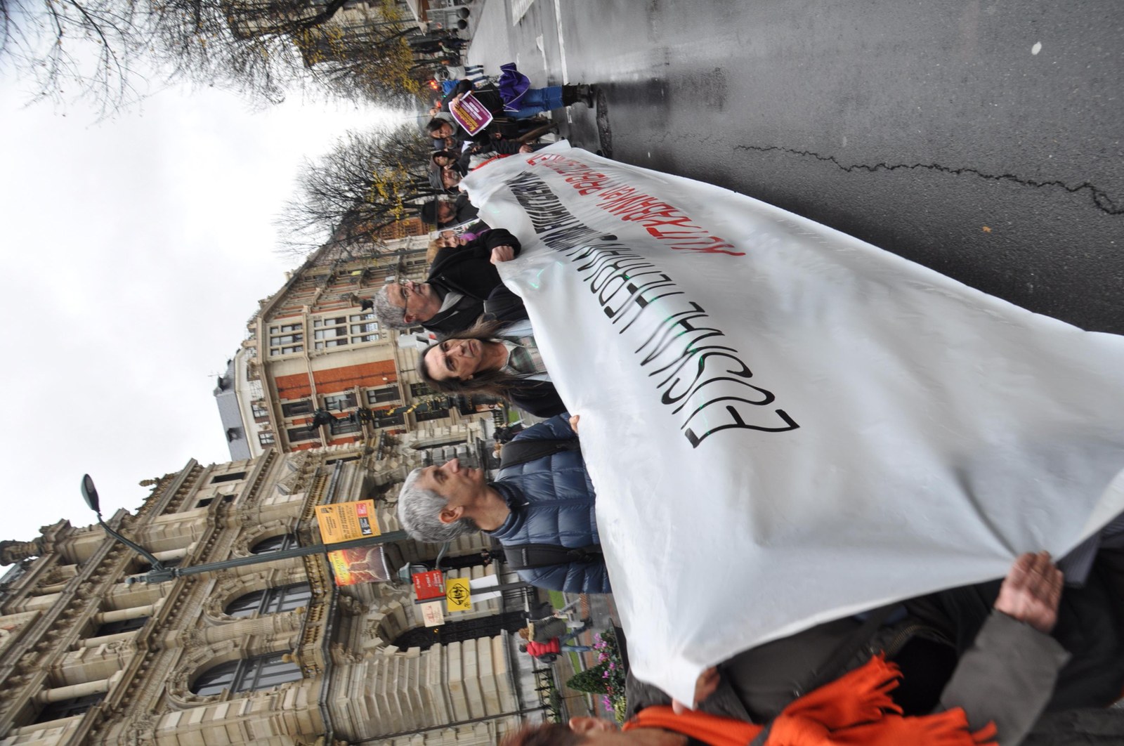 Hauteskunde sindikalek erakutsi dute Kutxabaken pribatizazioaren aurka daudela langileak