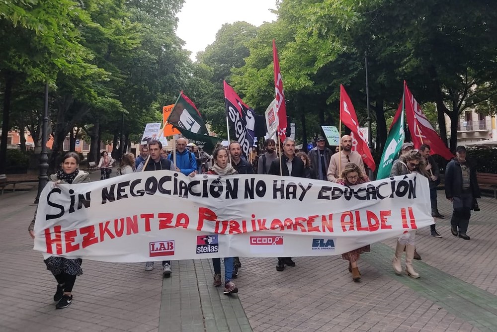 Hezkuntza kalitatea eta lan baldintzak hobetzeko mobilizazioa egin da