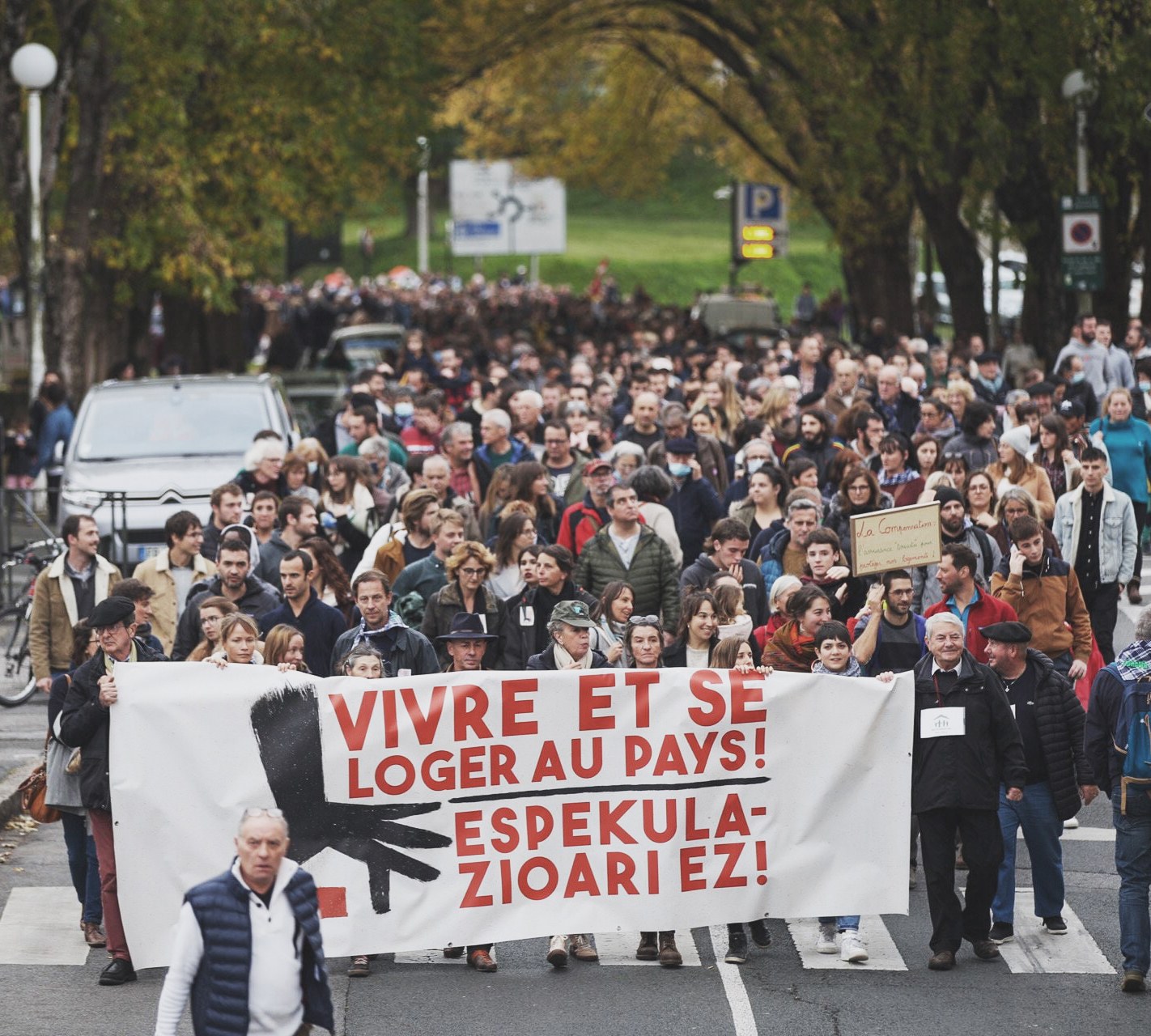 Higiezinen krisiari aurre egiteko manifestazioa deitu dute Baionan apirilaren 1erako