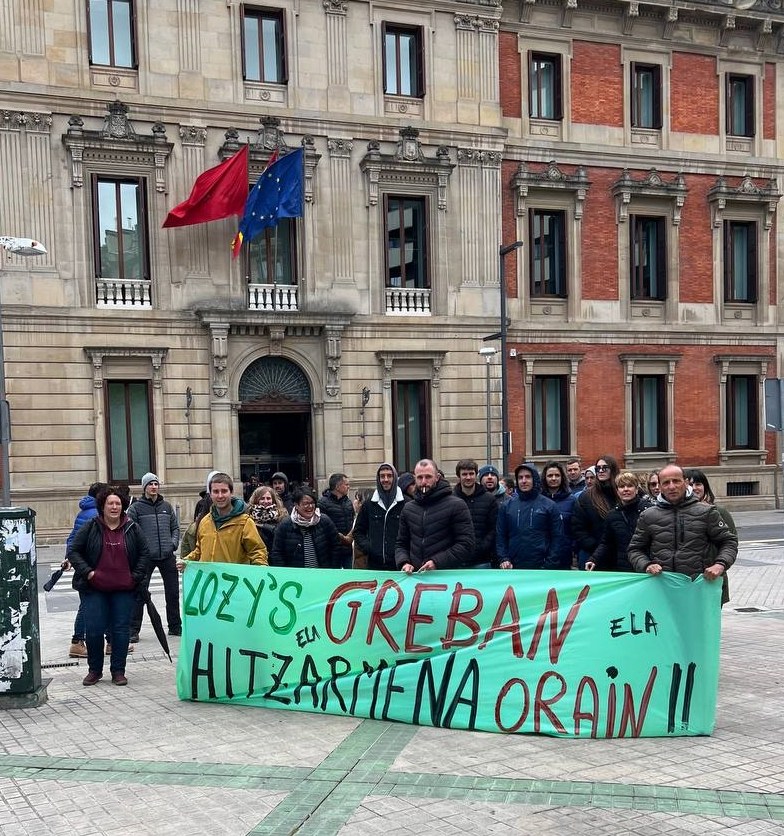 Hitzarmen propio baten aldeko grebaren zazpigarren astean mobilizazioekin jarraitzen dute Hitzarmen propio baten aldeko grebaren zazpigarren astean mobilizazioekin jarraitzen dute