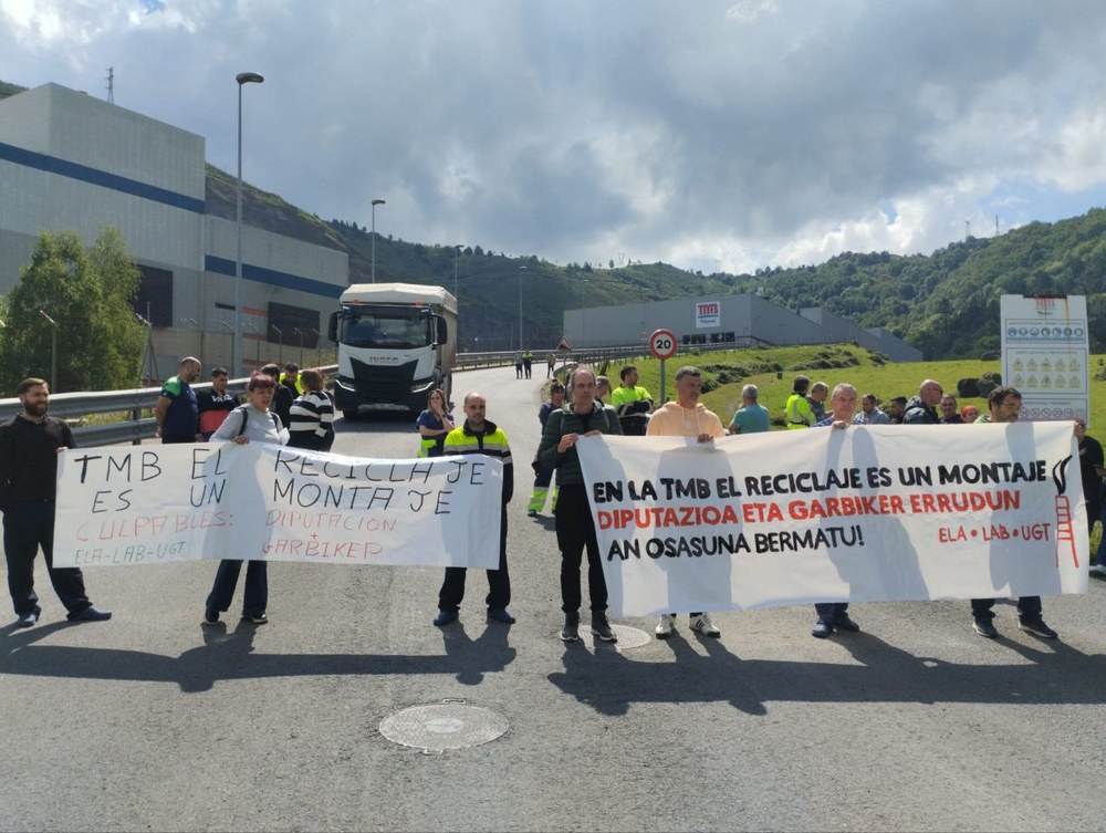 Hitzarmenaren negoziazioan aurrera egiteko mobilizatu dira