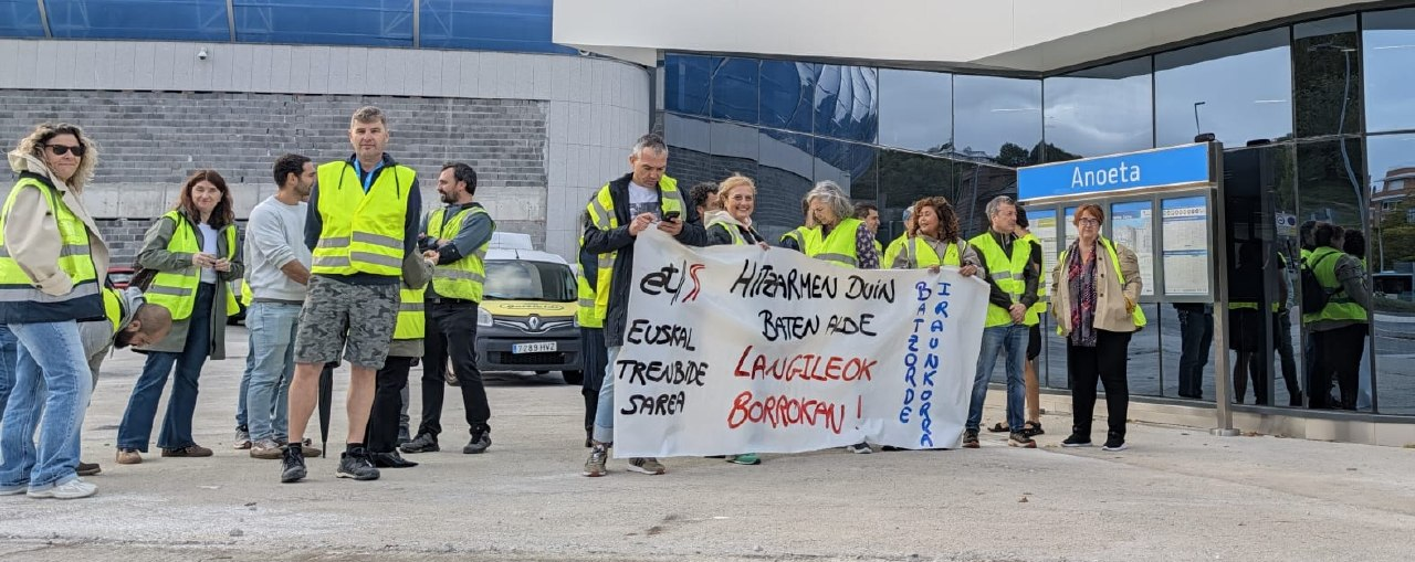 Hitzarmenaren negoziazioaren blokeoaren aurka mobilizatu dira langileak
