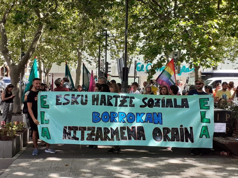 Hitzarmenean patronalak eta sindikatuek adostutako testua aldatu eta negoziazioa blokeatu du Aldundiak Hitzarmenean patronalak eta sindikatuek adostutako testua aldatu eta negoziazioa blokeatu du Aldundiak