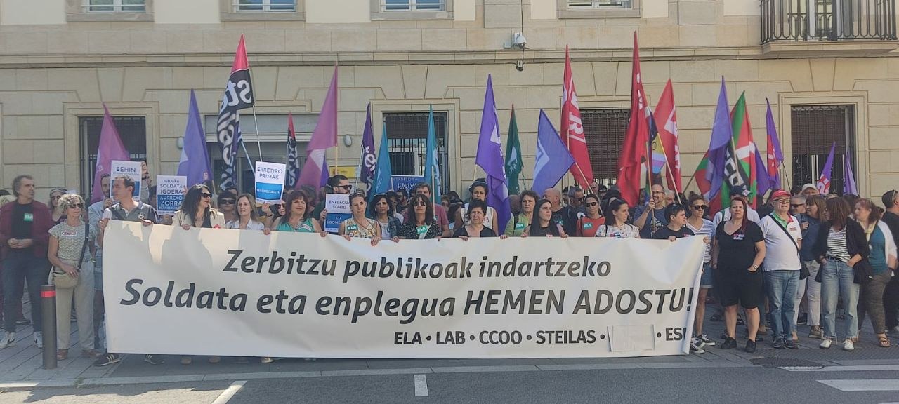 Hitzetatik ekintzetara pasatzeko eskatu diete sindikatuek euskal erakundeei