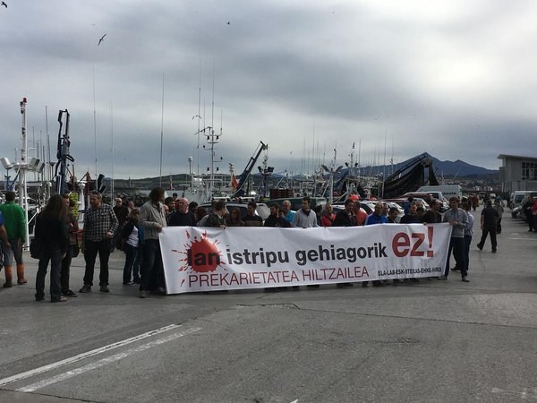 Hondarribin izandako heriotza salatzeko elkarretaratzea