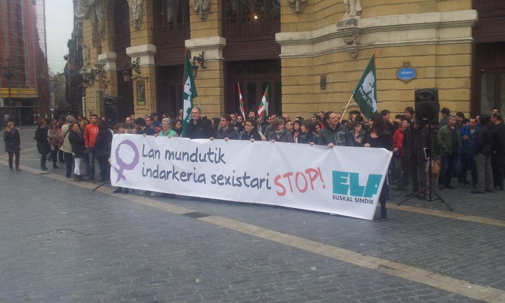 Indarkeria Sexista salatzeko elkarretaratzea egin du Bilbon ELAk Indarkeria Sexista salatzeko elkarretaratzea egin du Bilbon ELAk