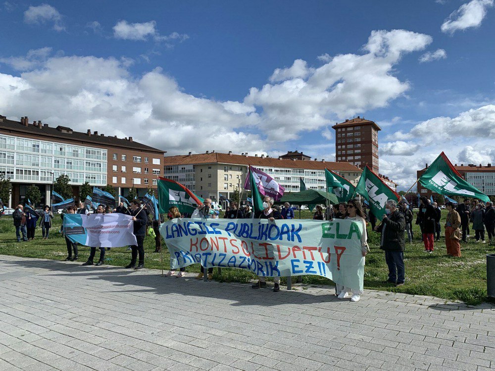 Jarraipen zabala izan du Administrazio Orokorrean 4.500 behin-behineko langile kontsolidatzeko aurrera eraman den 4 orduko lanuzteak